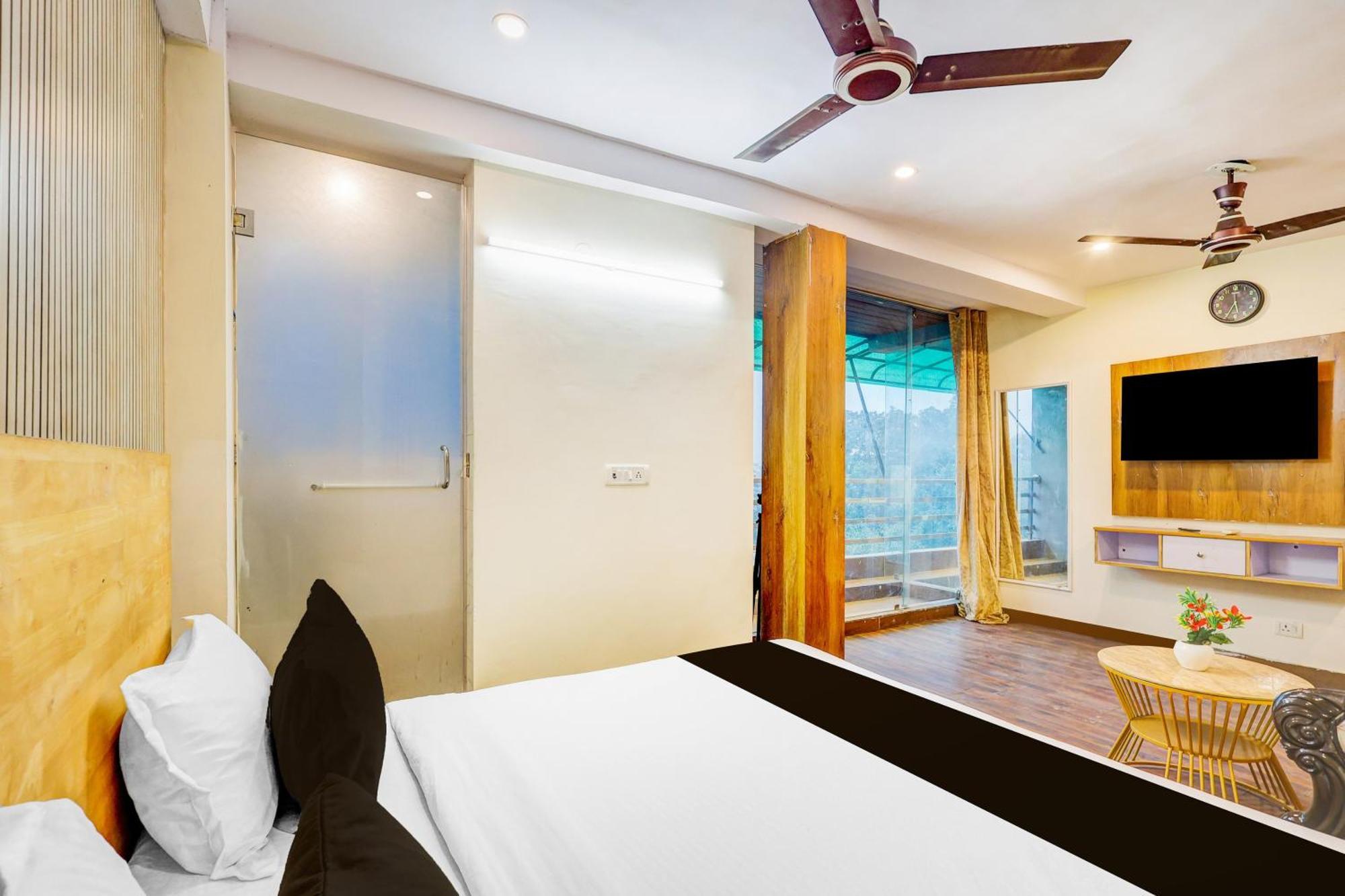 Hotel O Hari Nagar Ashram Nuova Delhi Esterno foto