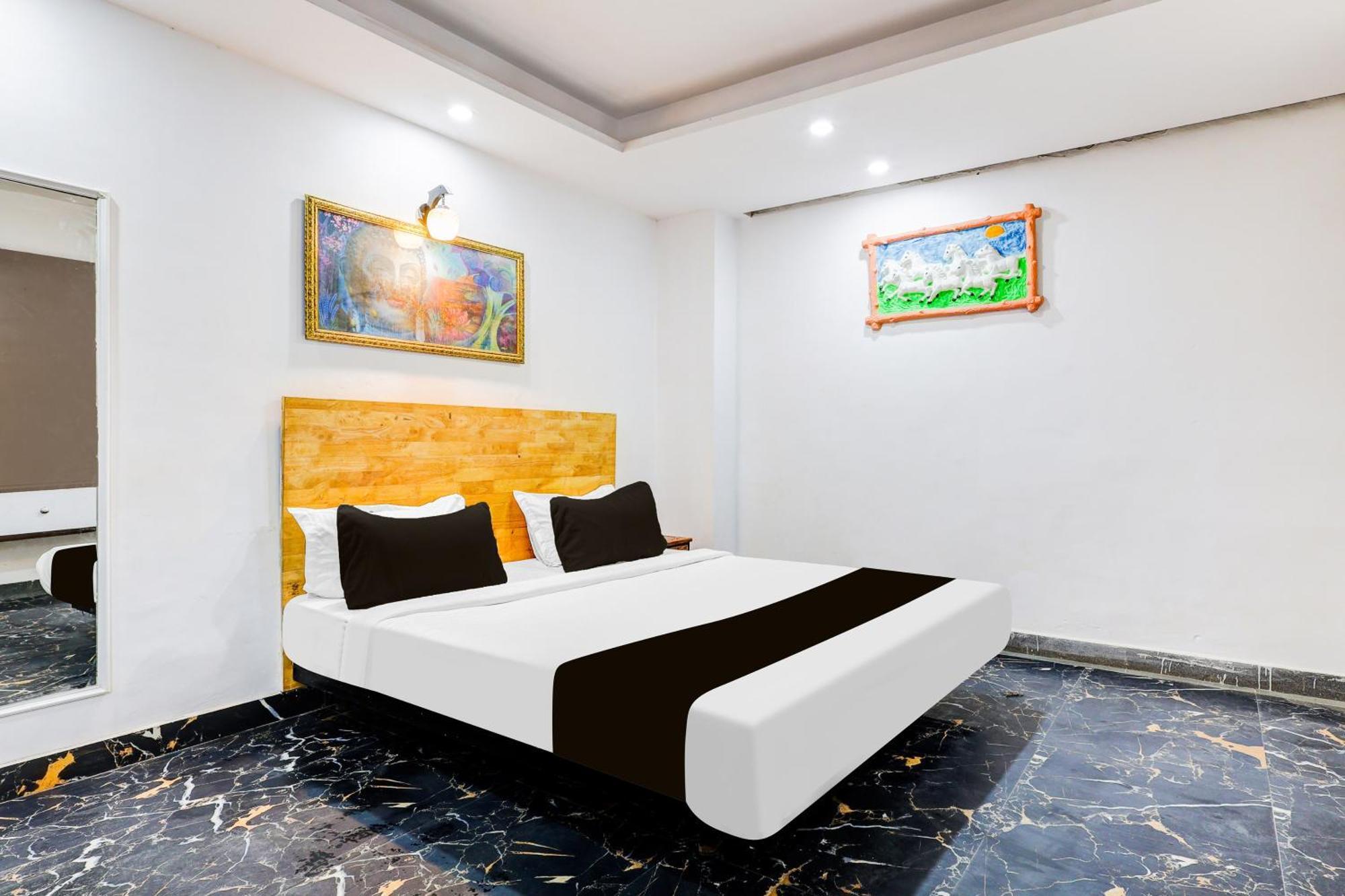 Hotel O Hari Nagar Ashram Nuova Delhi Esterno foto