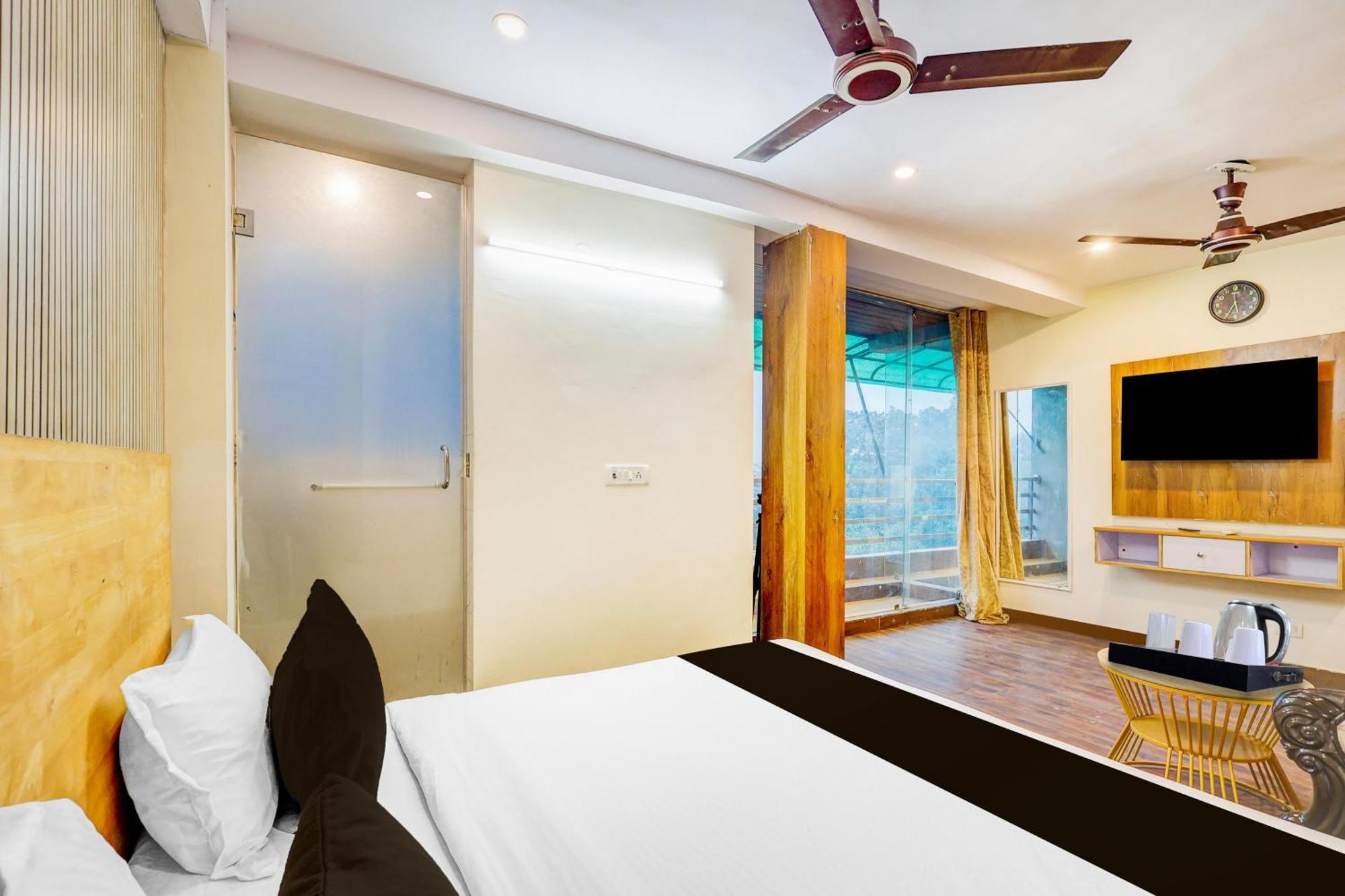 Hotel O Hari Nagar Ashram Nuova Delhi Esterno foto