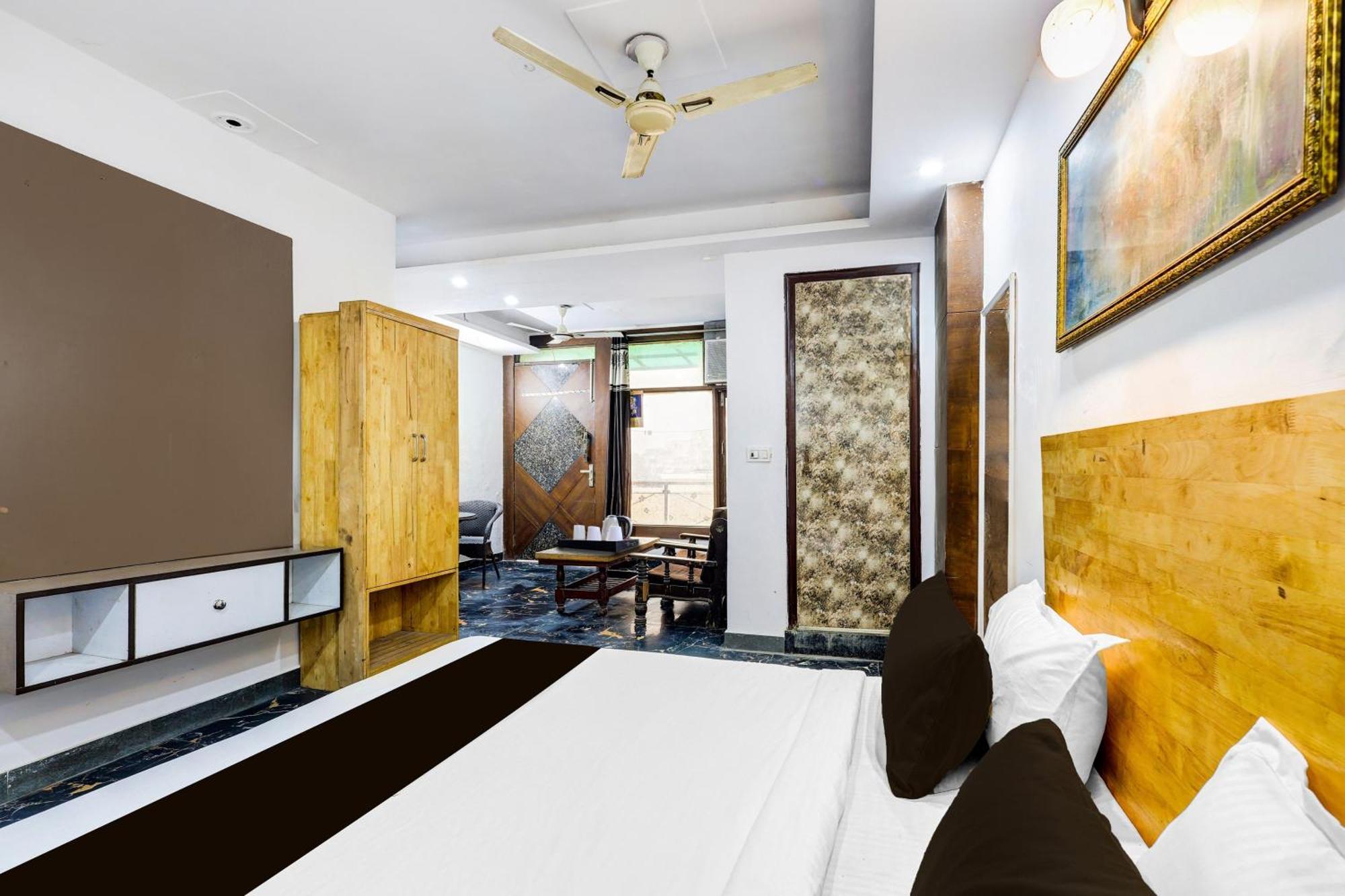 Hotel O Hari Nagar Ashram Nuova Delhi Esterno foto